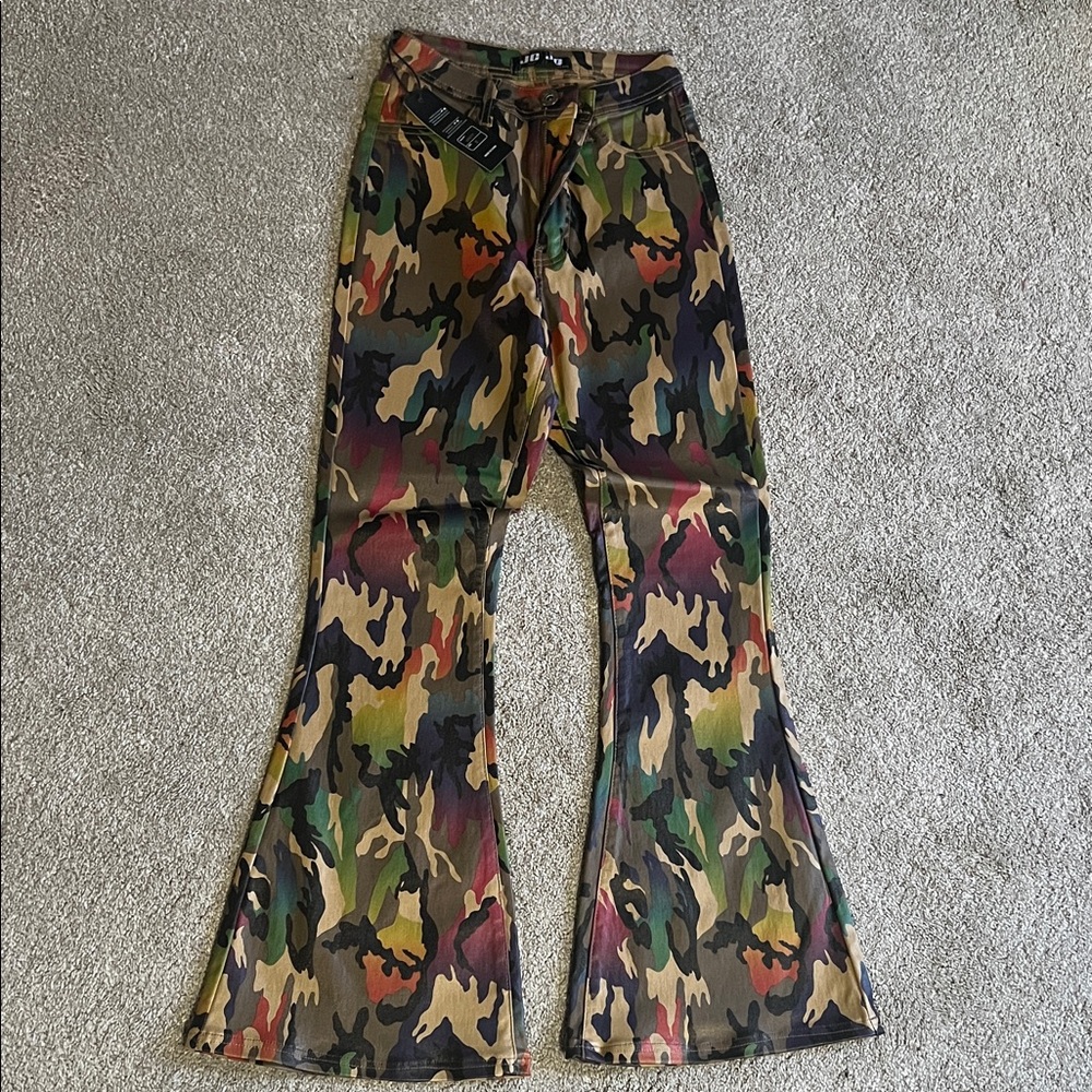 NWT JC & JQ Camo Flare Jeans Stretch Bell Bottom Pants Y2K Festival Small